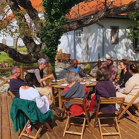 Parokia Apartman Es Coworking A Balaton Mellett Kaptalantoti Exterior photo