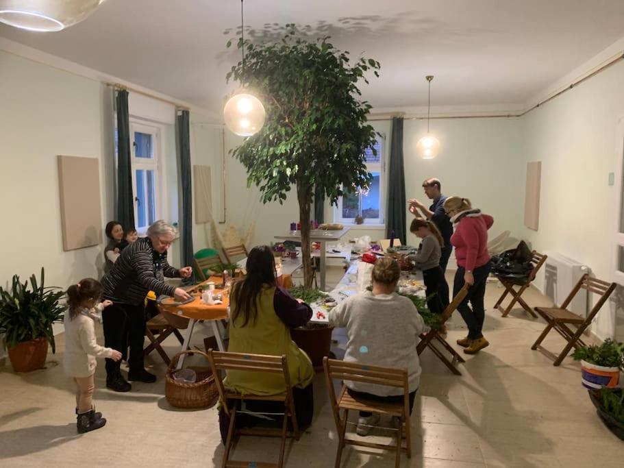 Parokia Apartman Es Coworking A Balaton Mellett Kaptalantoti Exterior photo