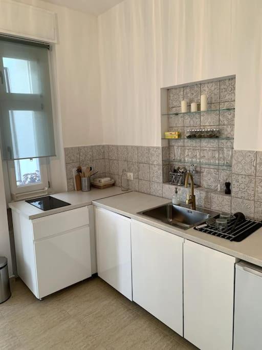 Parokia Apartman Es Coworking A Balaton Mellett Kaptalantoti Exterior photo