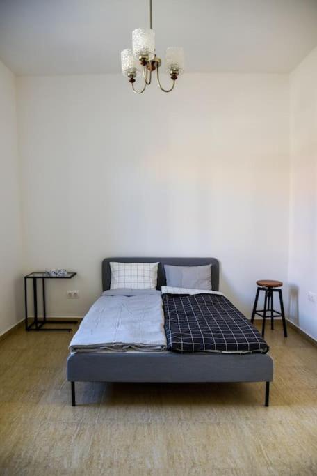 Parokia Apartman Es Coworking A Balaton Mellett Kaptalantoti Exterior photo